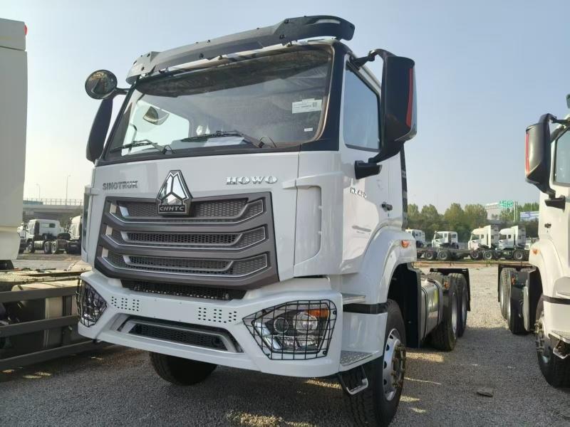 6x4 371HP SINOTRUK HOWO NX Tractor