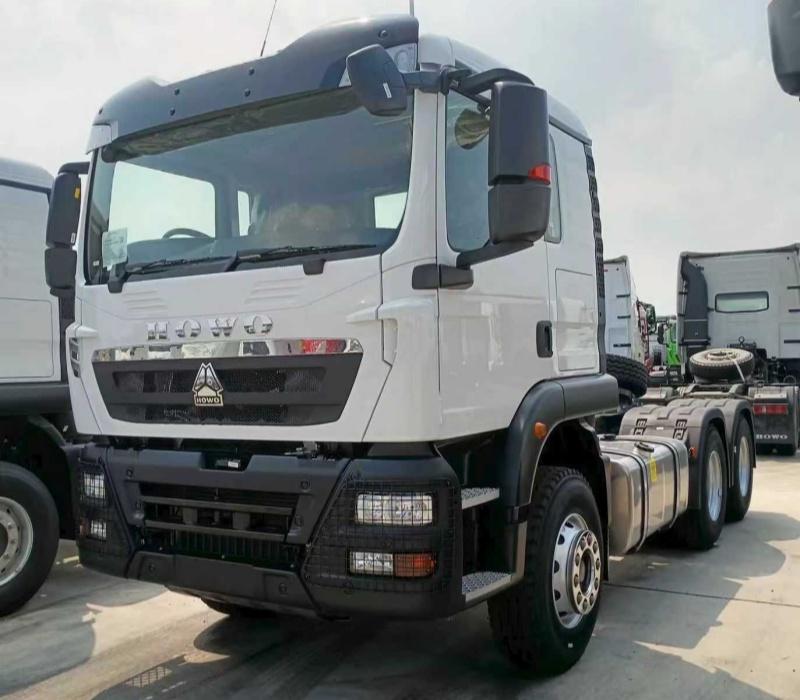 6x4 400HP SINOTRUK HOWO TX tractor